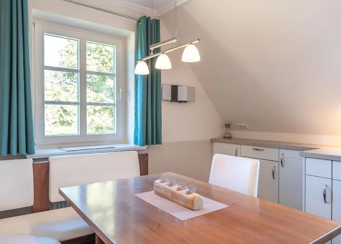 Malnfeen Hues Og * Utersum