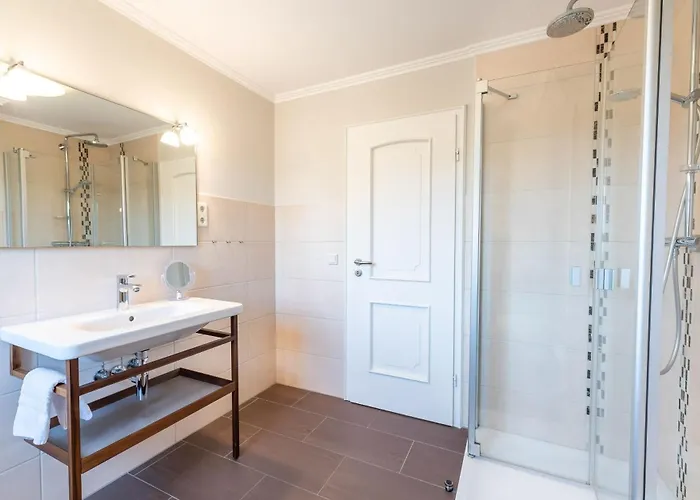 Malnfeen Hues Og Lägenhet